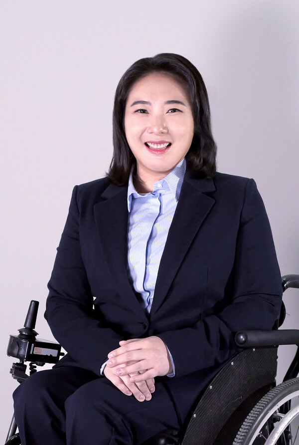 홍서윤 전 KBS 장애인 앵커가 더불어민주당 소속으로 제22대 총선에서 장애인 비례 대표에 도전한다. ⓒ본인 제공