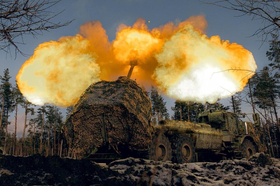 우크라이나 제45포병여단이 자주포를 발사하고 있다. ⓒ우크라이나 국방부X