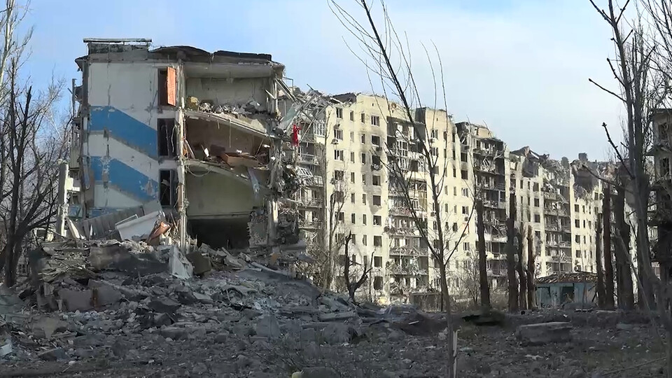 러시아의 공격으로 파괴된 아우디우카의 민간인 건물 ⓒAP 연합뉴스