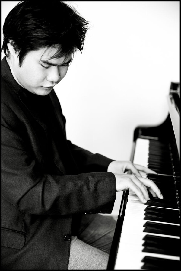 일본 피아니스트 쓰지이 노부유키. 사진=마스트미디어 제공