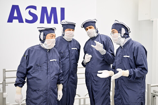 네덜란드 반도체장비기업 ASML 방문한 윤석열 대통령 ⓒ연합뉴스(공동취재사진)