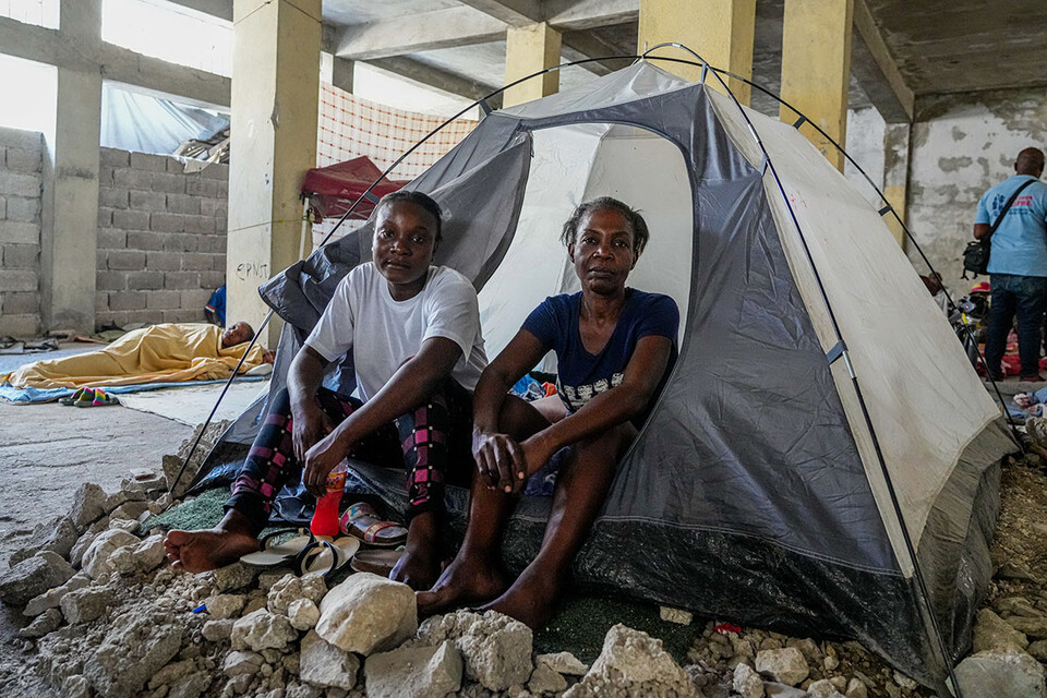 점증하는 갱단 폭력으로 황폐해진 카리브해 섬나라 아이티이 수도 포르트프랭스의 폭력을 피해 이주한 여성들이 유엔이 제공한 임시 보호소에서 생활하고 있다. ⓒ유니세프/유엔 여성기구