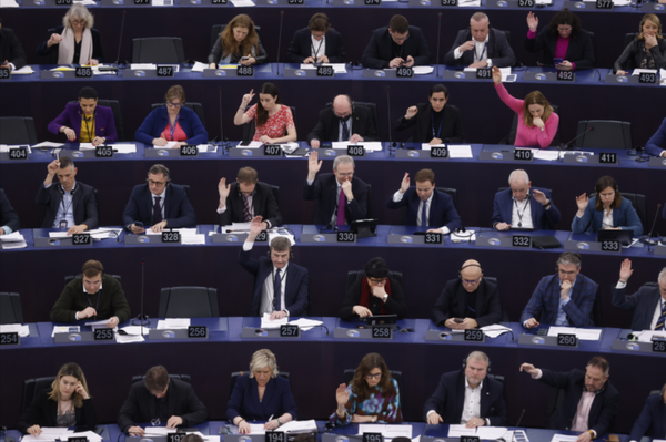 유럽의회가 13일(현지시각) 프랑스 스트라스부르에서 열린 본회의에서 인공지능(AI) 규제법을 통과시켰다. ⓒAP/연합뉴스