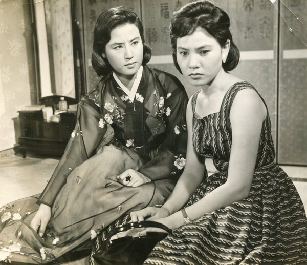 영화 ‘자매의 화원’ (감독 신상옥, 1959). ⓒ주영한국문화원 제공