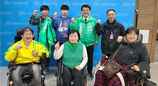 녹색정의당은 22일 서울 여의도 국회에서 기자회견을 열고 장애인 권리 10대 공약을 발표했다. ⓒ녹색정의당