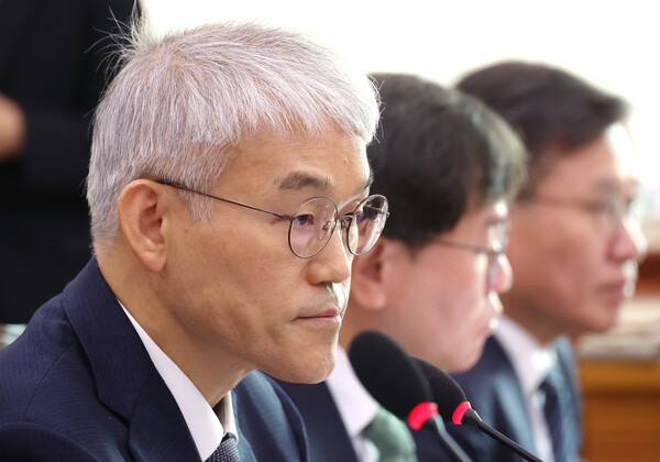 천대엽 법원행정처장이 7일 국회에서 열린 법제사법위원회의 대법원 등에 대한 국정감사에 출석, 의원 질의에 답하고 있다.  ⓒ연합뉴스