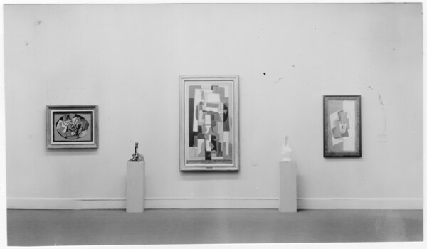 1936년 3월2일~4월19일 미국 뉴욕현대미술관(MoMA)에서 열린 큐비즘과 추상미술(Cubism and Abstract Art) 전시 전경. The Museum of Modern Art Archives, New York. IN46.17. ⓒPhotograph by Beaumont Newhall/MoMA