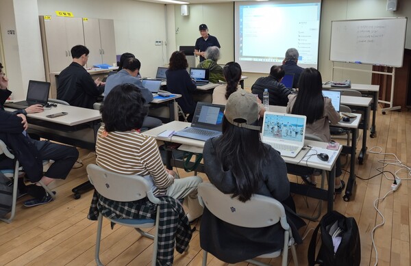 대전중구평생학습관에서 진행되는 일자리 창출 프로그램 수강 모습 ⓒ대전 중구