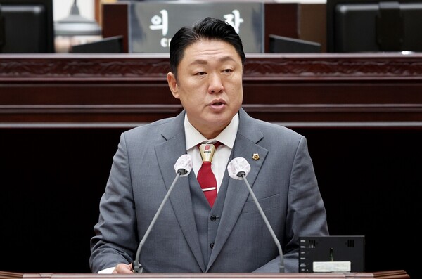 신충식(국힘·서구4) 의원이 5일 ‘5분 자유발언’에서 장애인 이동권 보장 제도 개선을 촉구했다. ⓒ인천시의회