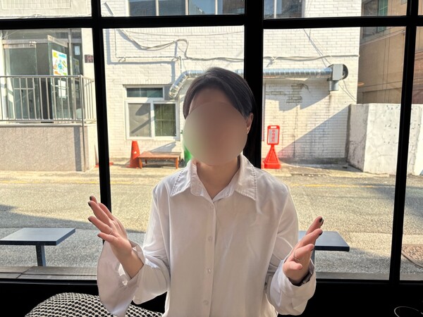 ‘부산 돌려차기’ 사건의 피해자로 알려진 김진주(가명)씨가 최근 부산에서 여성신문과 인터뷰를 진행했다. ⓒ김세원 기자