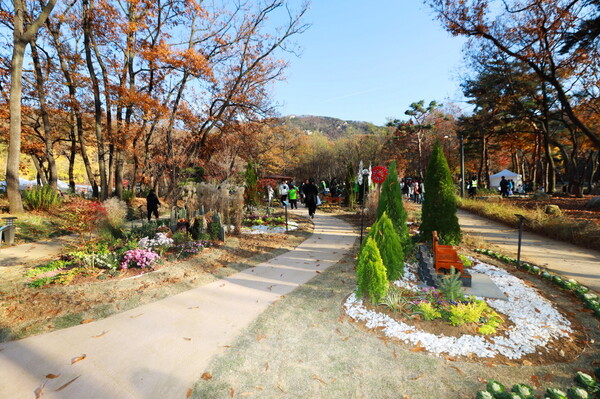 오미생태공원 내 백인백향기원 전경 ⓒ금천구