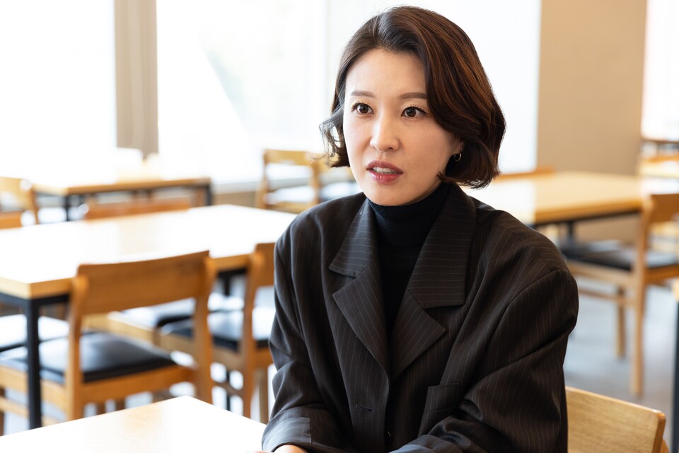 안귀령 더불어민주당 대변인이 최근 여성신문과 인터뷰를 진행했다. ⓒ 송은지 사진작가