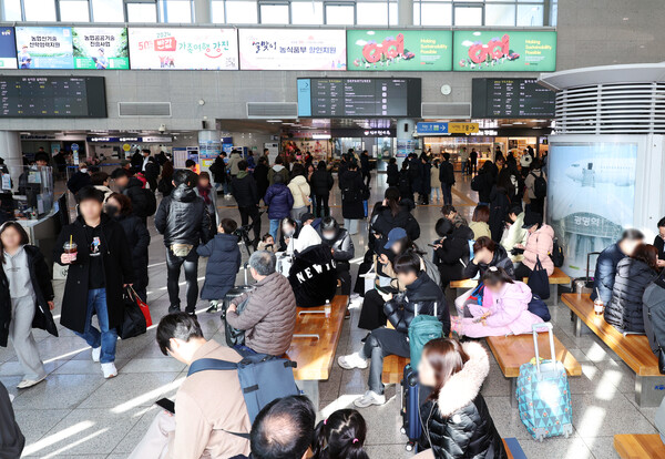 광주 광산구 광주송정역이 북적이고 있는 모습. ⓒ연합뉴스