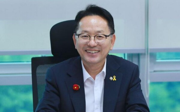 김문수 국회의원(더불어민주당, 전남 순천·광양·곡성·구례갑)이 교통약자의 이동권을 보장하고, 지역 간 격차를 해소하기 위한 「교통약자의 이동편의 증진법」 일부개정법률안을 대표 발의했다. ⓒ김문수 의원실