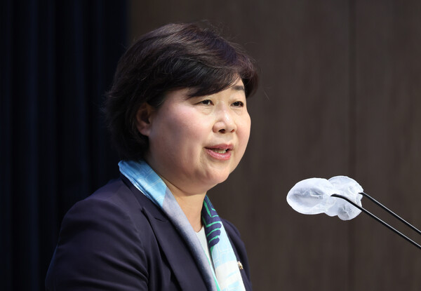 더불어민주당 서영교 의원이 22일 국회 소통관에서 기자회견을 열고 원내대표 불출마 의사를 밝히고 있다. ⓒ연합뉴스