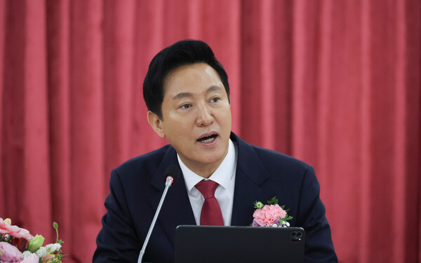 오세훈 서울시장이 25일 김포시청에서 '서울런 x 김포런' 업무협약식에서 발언하고 있다.  ⓒ연합뉴스