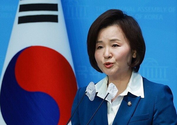 보건의료 현장의 임신·출산·육아 관련 휴가 및 휴직을 원활히 사용할 수 있도록 하는 ‘모성정원제’ 도입을 명문화하고, 보수 수준 개선을 위한 실태 조사 근거를 포함한 「보건의료인력지원법 개정안」(이수진 의원 발의) 이 27일 국회 본회의에서 통과됐다. ⓒ연합뉴스