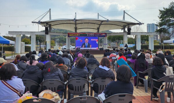 3·8 세계 여성의 날 기념 제16회 전남여성대회가 ‘시대를 잇는 우리의 연대, 페미니스트가 민주주의를 구한다’를 주제로 7일 무안 남악중앙공원에서 열렸다.  ⓒ전남도