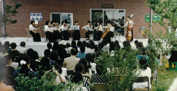 충남 천안 이원문화원에서 열린 공연 현장. ⓒ장혜원 이사장 제공