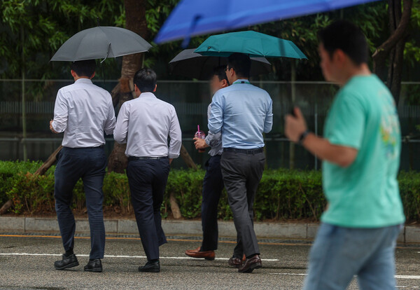 직장인 10명 중 8명이 올해 정부와 국회가 노동시간을 단축하는 정책을 추진해야 한다고 답한 조사 결과가 나왔다.ⓒ연합뉴스