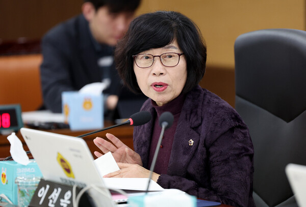 장성숙 인천시의원(더불어민주당, 비례)이 21일 임시회 본회의 5분 자유발언에서 여성의 경제활동 지원을 위한 지역별 불균형 해소 대책 마련을 촉구했다. ⓒ인천시의회