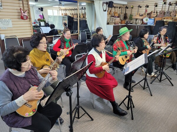 알로하패밀리 사회공헌활동 모습 ⓒ경기도