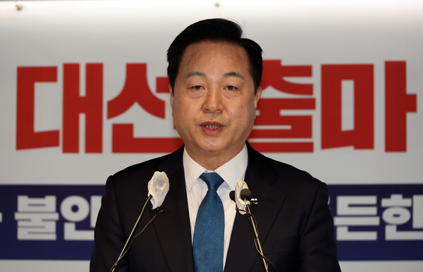 김두관 전 의원이 7일 서울 여의도 더불어민주당 중앙당사 당원존에서 대선 출마를 선언하고 있다.  ⓒ연합뉴스