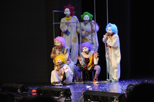 마스크 연극 '십이야' 무대. ⓒ거기가면