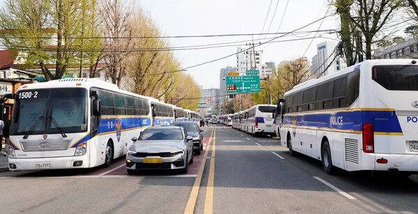 차량 통행이 원활해진 헌재 인근 모습. ⓒ종로구