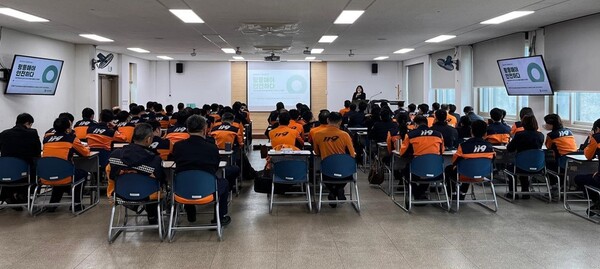 일반과정으로 운영한 경기도 소방학교 소방위 대상 교육. ⓒ경기도여성가족재단