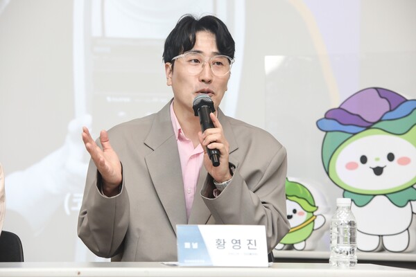 황영진 크리에이터가 18일 서울 용산구 국립중앙박물관에서 열린 '양성평등문화포럼'에서 패널토의를 하고 있다. ⓒ손상민 사진기자