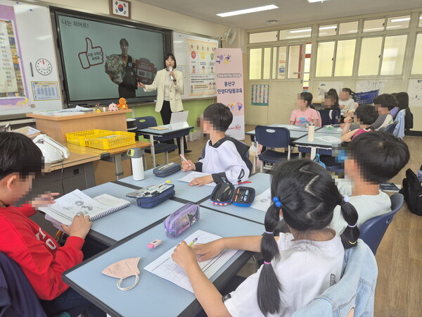 용산구가 ‘학교로 찾아가는 공교육, 인성 디딤돌 교육’을 실시했다. ⓒ용산구