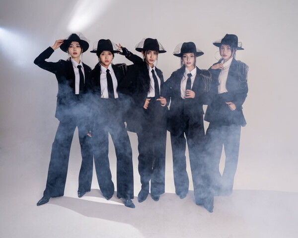 엑신 단체 이미지. ⓒ비바이엔터테인먼트