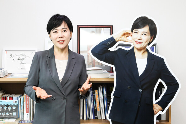 더불어민주당 전현희 최고위원이 최근 여성신문과의 인터뷰에서 “여성의 더 나은 삶을 만드는 길에 함께 하겠다”고 말했다. ⓒ손상민 사진기자