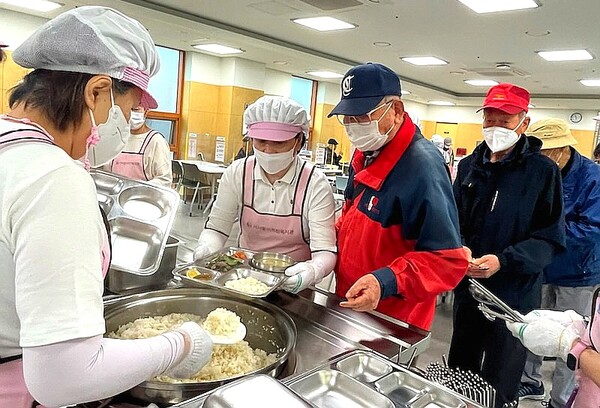 양천구 ‘동행일자리’ 급식지원 활동 모습. ⓒ양천구