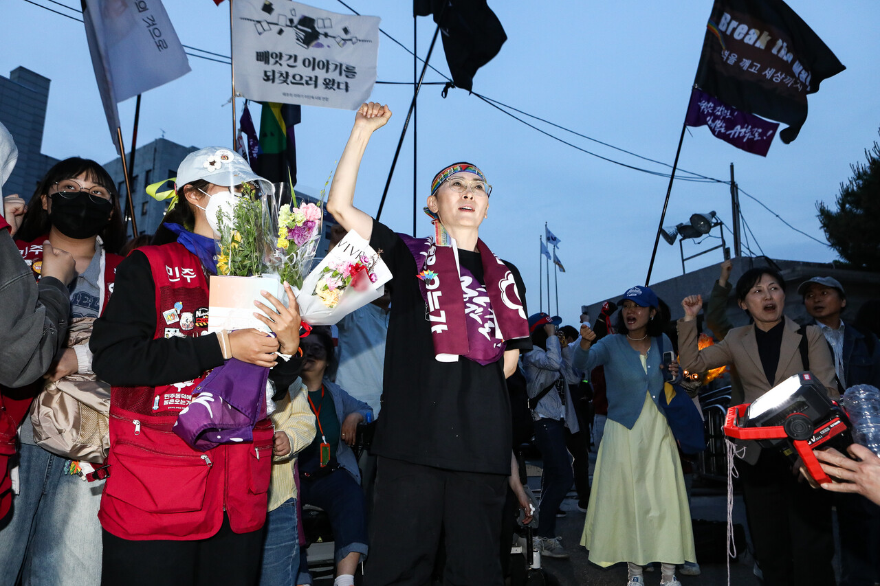 14일 서울 종로구 서울시교육청 앞에서 진행된 ‘지혜복 교사 부당 해임 철회와 A학교 성폭력 사안의 온전한 해결을 위한 제11차 집중 집회’. ⓒ손상민 사진기자