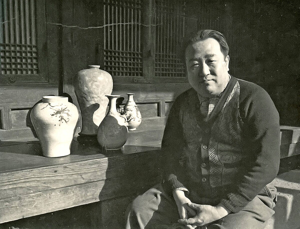 간송미술재단의 소장품은 국보 12건, 보물 30건, 서울시 지정문화재 4건, 국가등록문화재 2건 등 국보와 보물 7000여건·2만여점으로 전적·고려청자·조선백자·불상·그림·글씨·부도·석탑 등 다양하다. 간송이 지켜낸 것은 단순한 예술품이 아니라 우리의 민족혼을 지켜낸 것입니다.  ⓒ긴송미술재단