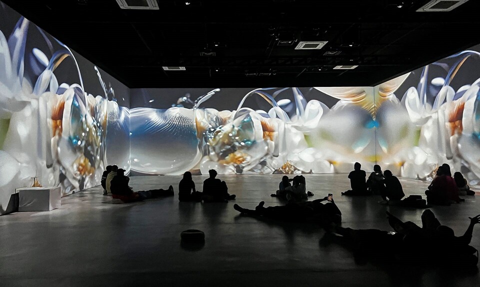 말리친 코르테스(CNDSD), 이반 아브레우, ‘프레(ㄴ)ㅏ투라/포노신’, 2024. ⓒ아트센터 나비 제공