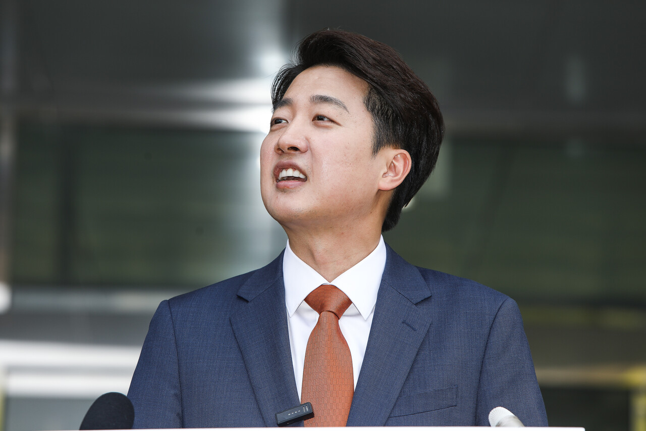 27일 서울 국회 소통관 앞에서 열린 기자회견에서 이준석 개혁신당 대선 후보가 발언을 하고 있다. ⓒ손상민 사진기자