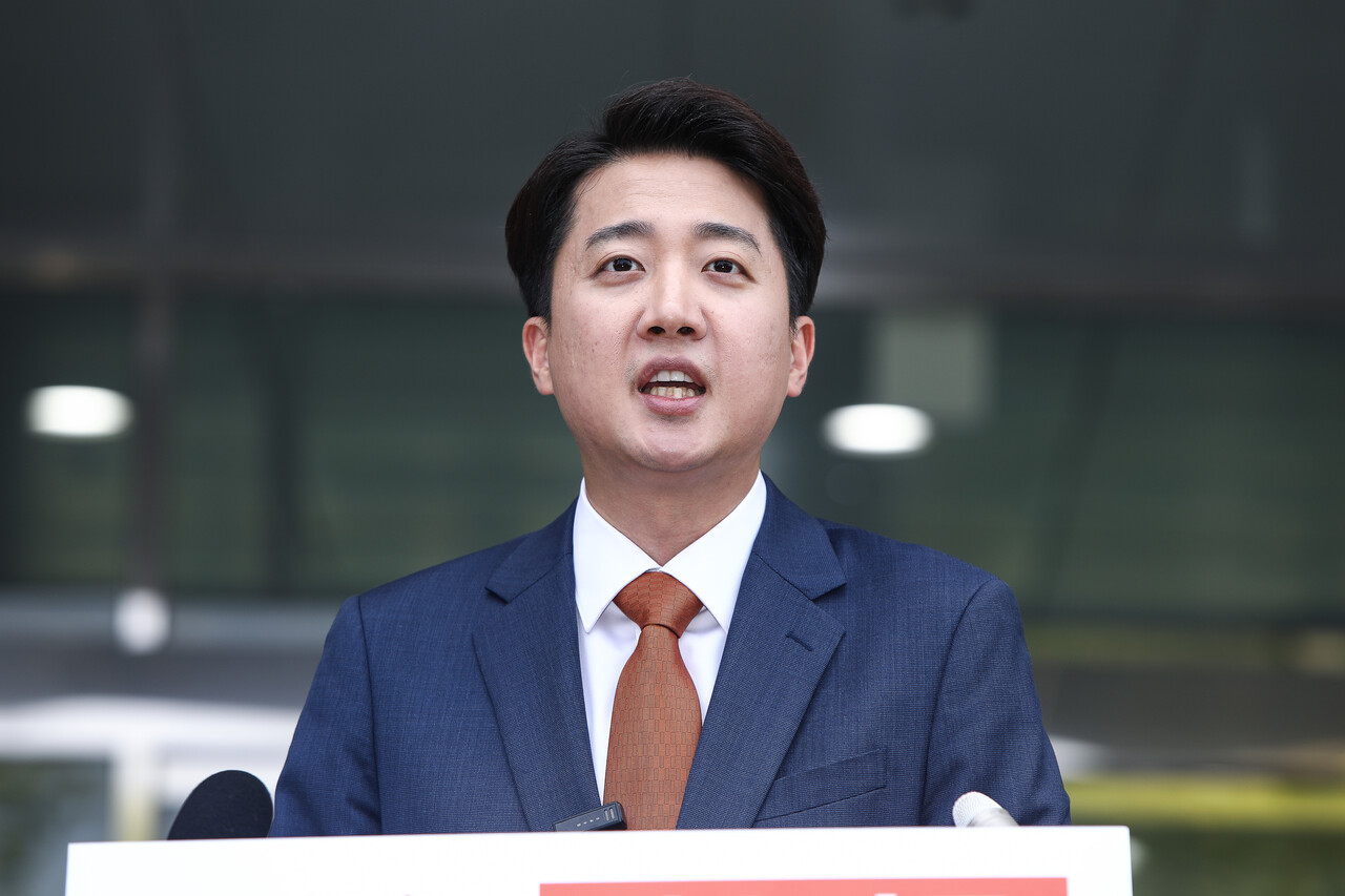 27일 서울 국회소통관에서 이준석 개혁신당 대선 후보가 기자회견을 하고 있다. ⓒ손상민 사진기자