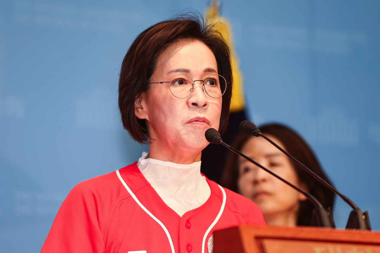 29일 서울 영등포구 국회 소통관에서 열린 긴급 기자회견에서 국민의힘 중앙선거대책위원회 여성본부 이인선 의원이 발언하고 있다. ⓒ손상민 사진기자