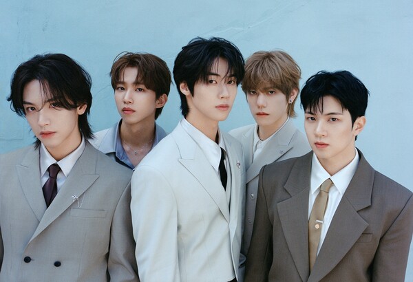 밴드 엔플라잉 정규 2집 ‘에버래스팅(Everlasting)’ 자켓포스터. ⓒFNC엔터테인먼트