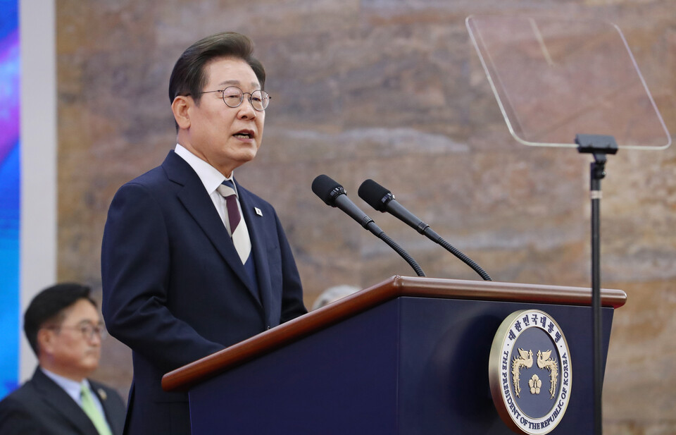 이재명 대통령이 4일 서울 여의도 국회에서 열린 제21대 대통령 취임선서식에서 취임 연설을 하고 있다. ⓒ연합뉴스(공동취재사진)