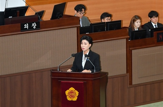 최재란 서울시의회 교육위원회 의원이 제331회 서울시의회 정례회 시정질문서 질의하는 모습. ⓒ서울시의회