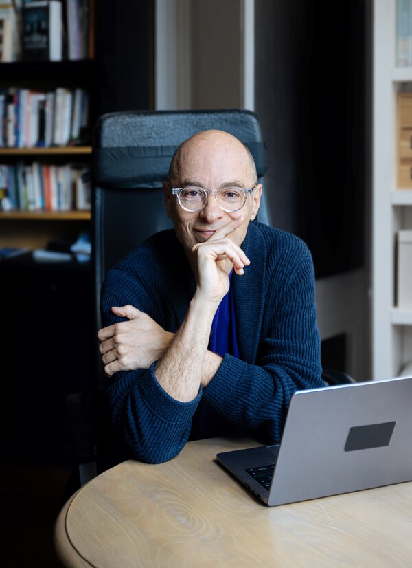 프랑스 소설가 베르나르 베르베르가 한국 음악축제 ‘제8회 힉엣눙크! 뮤직페스티벌’에서 직접 내레이터로 나선다. ⓒ세종솔로이스츠 제공