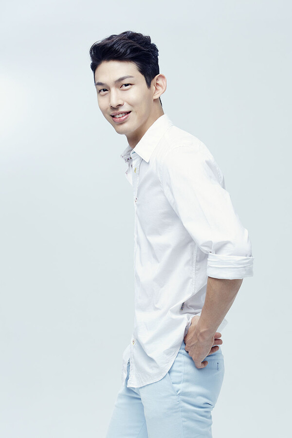 UN 출신 배우 최정원 ⓒ디모스트엔터테인먼트 제공