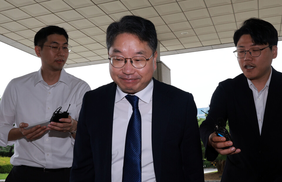 노만석 검찰총장 직무대행이 8일 오전 서울 서초구 대검찰청에 출근하고 있다. ⓒ연합뉴스