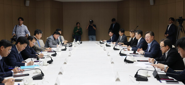 9일 서울 중구 대한상의회관에서 ‘'더불어민주당 코스피5000특위·경제형벌민사책임합리화TF - 경제8단체 간담회’가 열렸다. ⓒ대한상공회의소