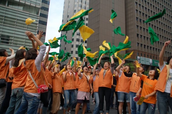 2008년 9월 민들레순례단 모습. 민들레순례단은 매년 9월 여성인권 현장을 순례하고 추모행사를 연다. ⓒ한국여성단체연합