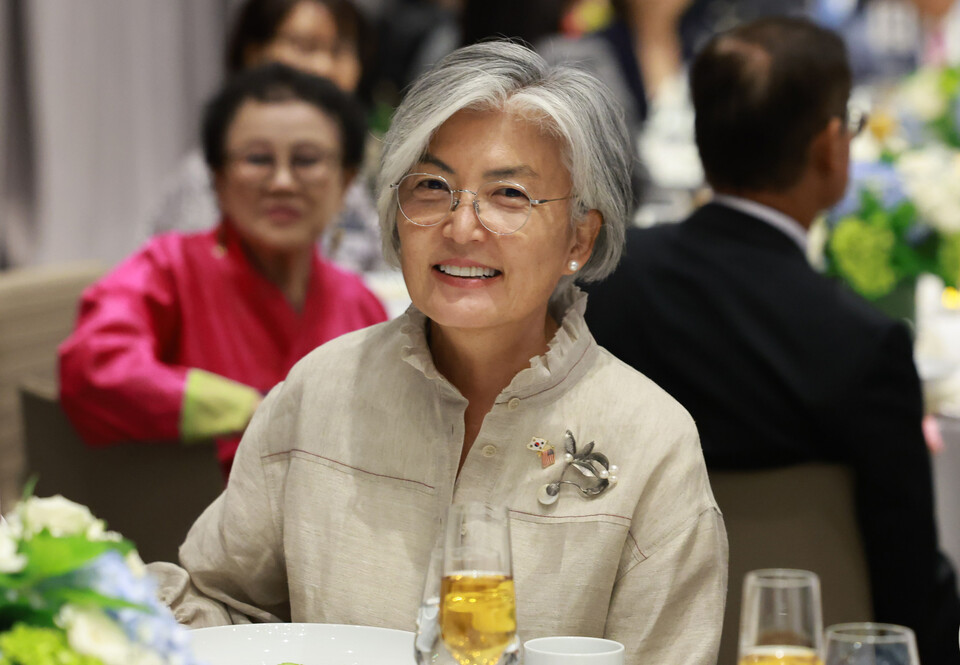 주미대사로 내정된 강경화 전 외교부 장관이 24일(현지시각) 미국 워싱턴DC의 한 호텔에서 열린 동포 만찬 간담회에 참석해 있다.  ⓒ연합뉴스